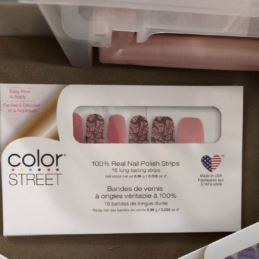 Color Street Cooper and Black Nail Strips